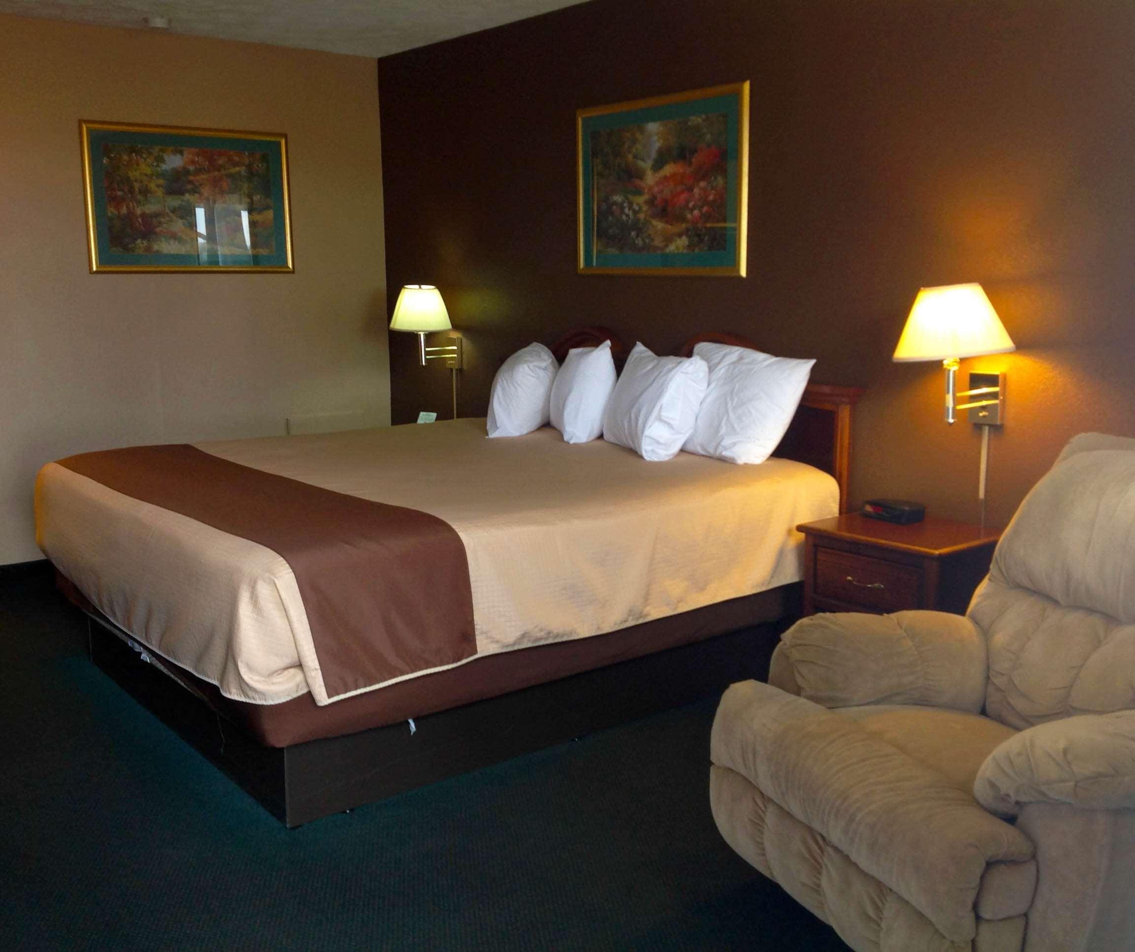 Americas Best Value Inn York Exterior photo