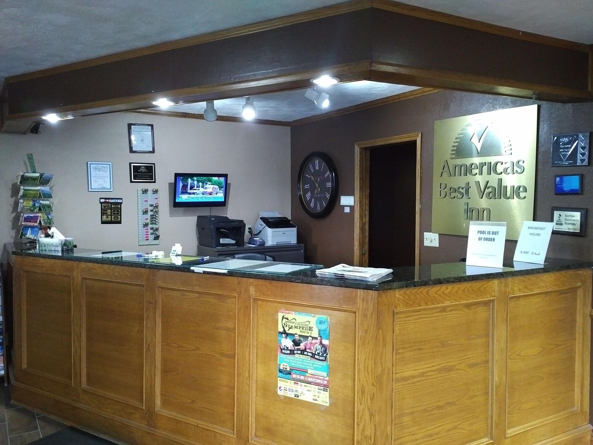 Americas Best Value Inn York Exterior photo
